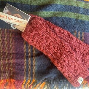 Fingerless gloves/wrist warmers by Known Supply